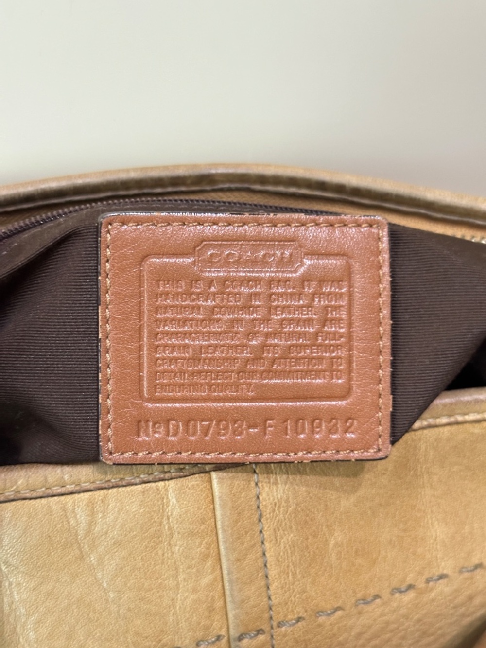Vintage Coach Soho Studded Demi Hobo HandBag Camel Brown Leather F10932 Y2K - Picture 16 of 16